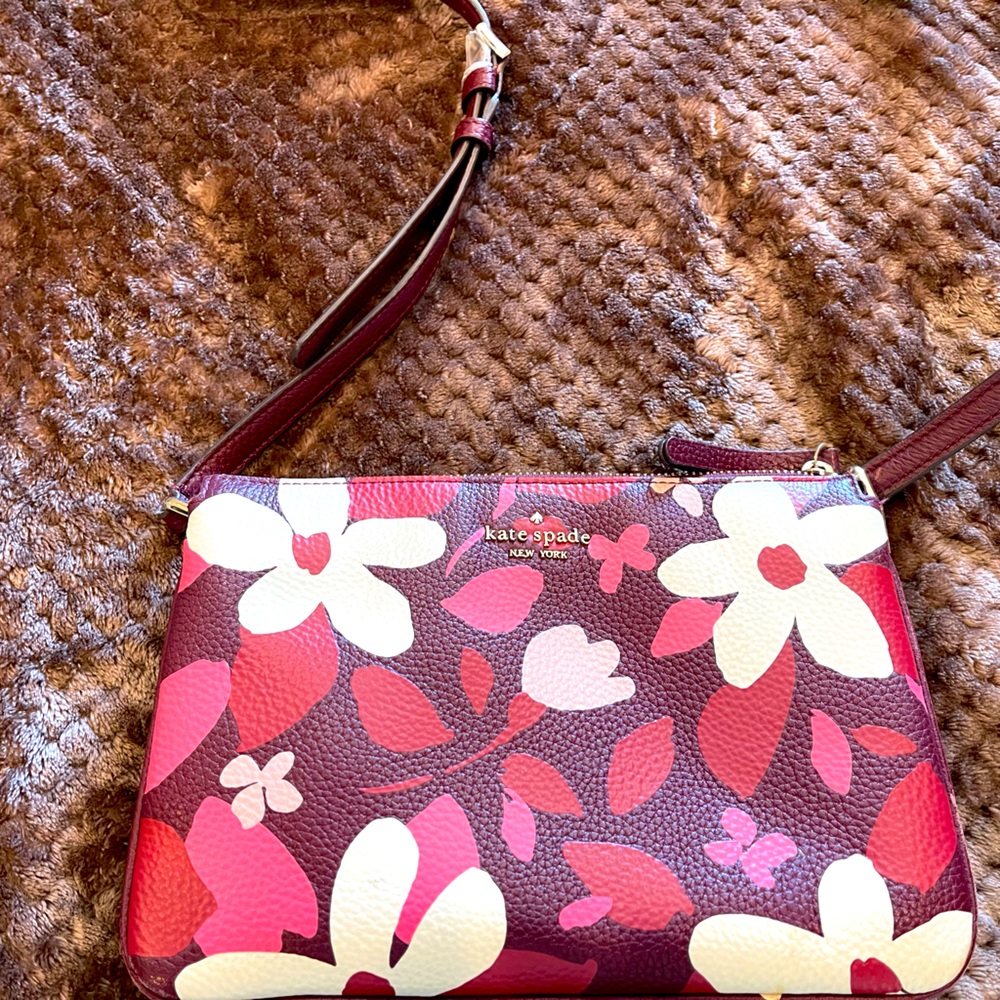 Kate spade crossbody , beautiful multi colors